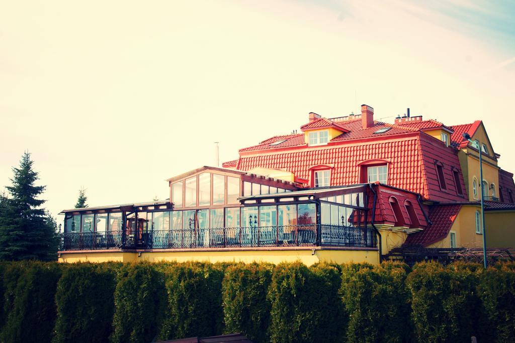 Hotel Mazurski Dworek Миколайки Экстерьер фото