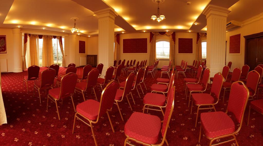 Hotel Mazurski Dworek Миколайки Экстерьер фото
