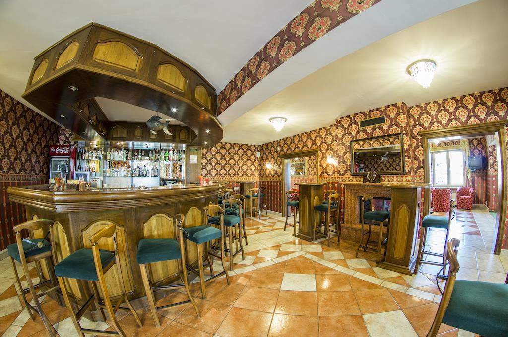 Hotel Mazurski Dworek Миколайки Экстерьер фото