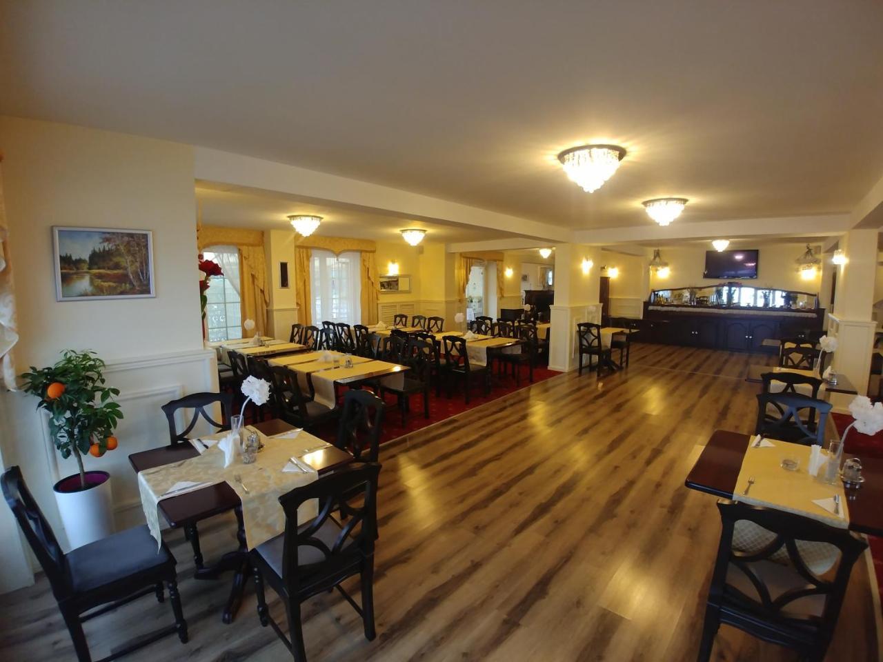 Hotel Mazurski Dworek Миколайки Экстерьер фото